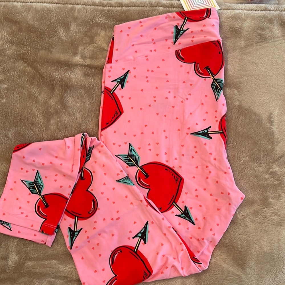 Lularoe legging size- TALL/CURVY or 10-20. Yoga waistband. new with tags.